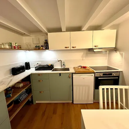 3 Personnes Avec Terrasse 50 M De La Grande Surf Apartment Biarritz