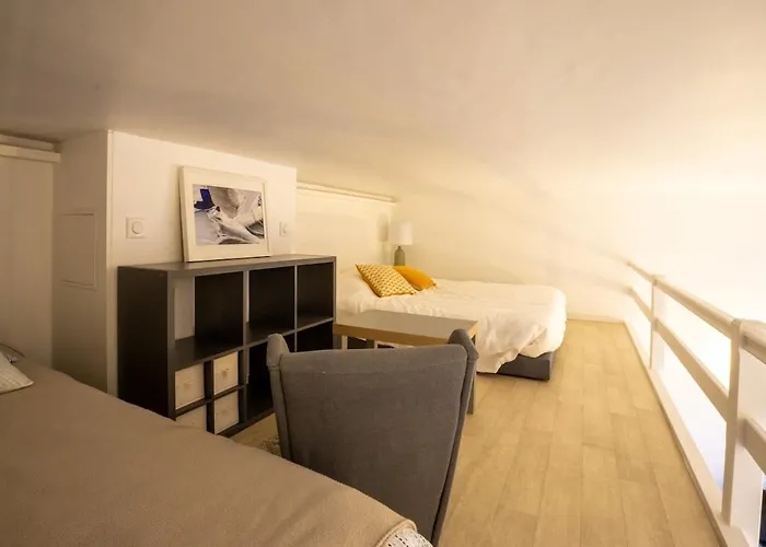 3 Personnes Avec Terrasse 50 M De La Grande Surf * Biarritz