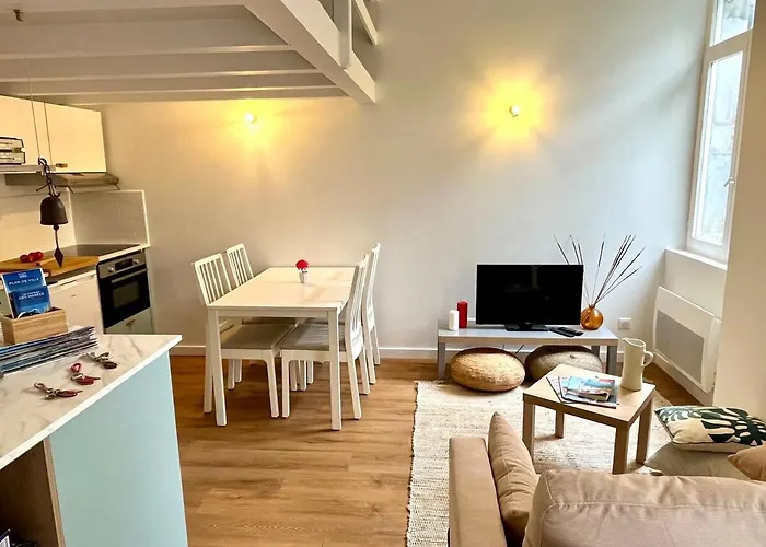 3 Personnes Avec Terrasse 50 M De La Grande Surf Apartment *