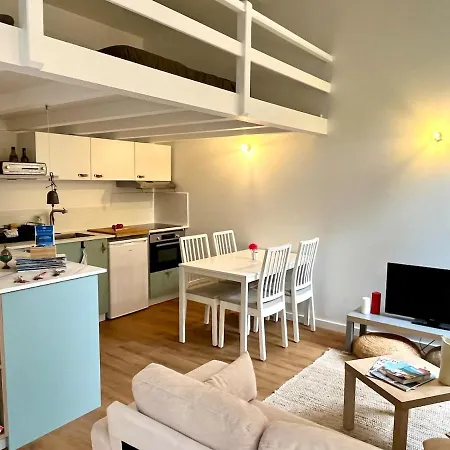 3 Personnes Avec Terrasse 50 M De La Grande Surf Апартаменты *